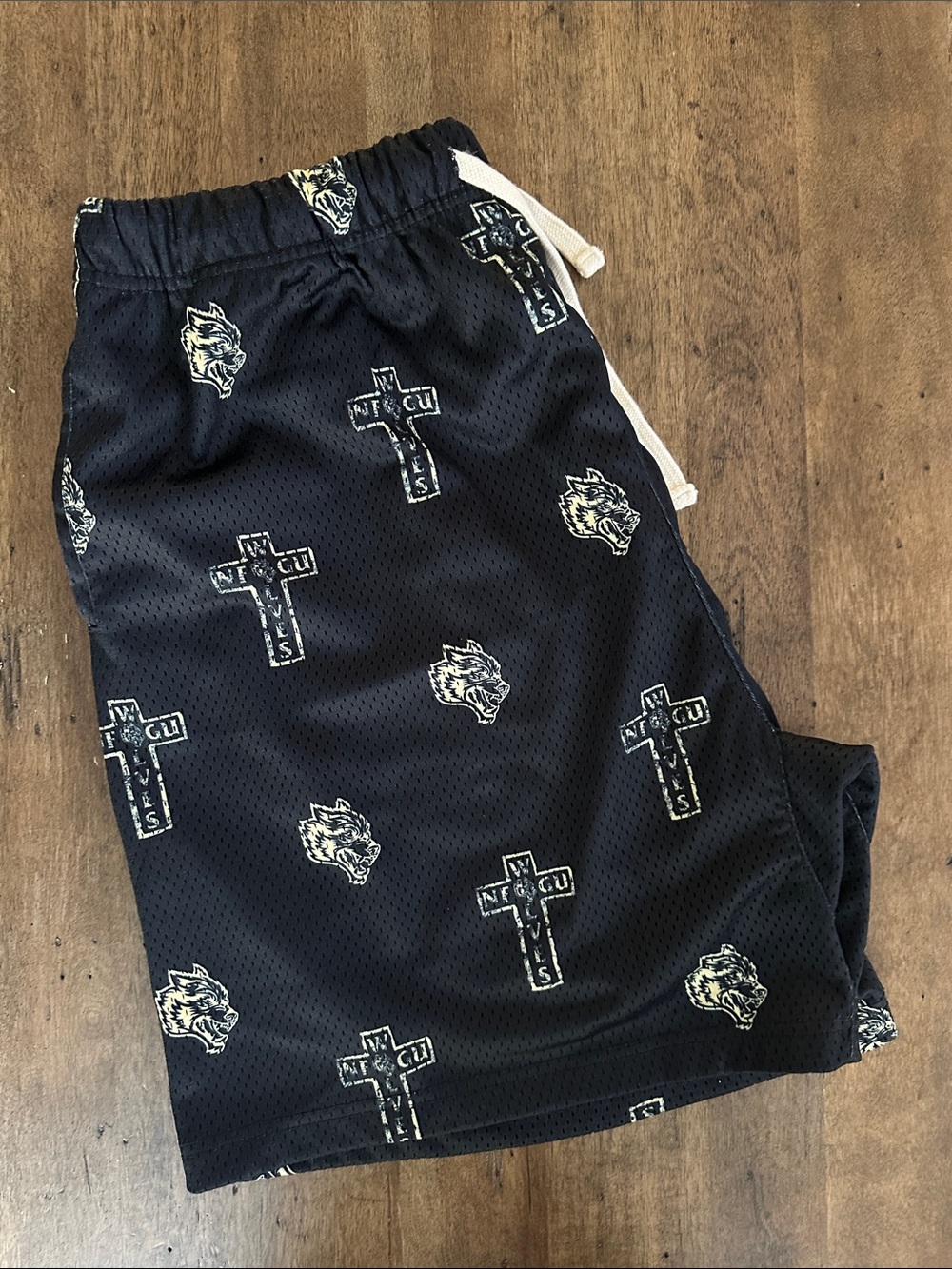 Darc Sport Men’s Black Mesh Shorts with Wovles and Crosses Size XL